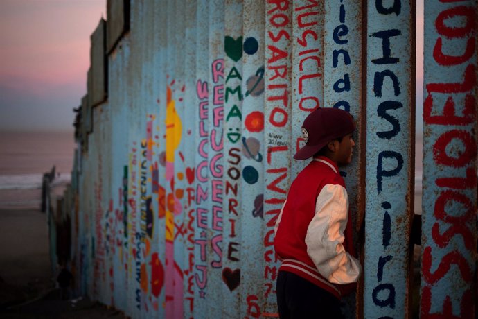 Un migrante de Honduras en la frontera entre México y EEUU