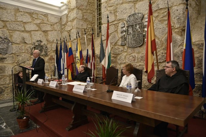 Homenaje padre Olarte