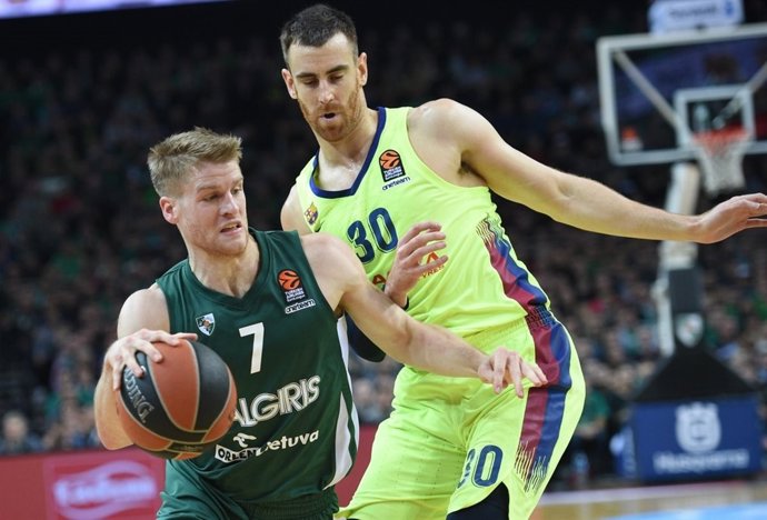 Víctor Claver, del Barça Lassa, contra el Zalgiris