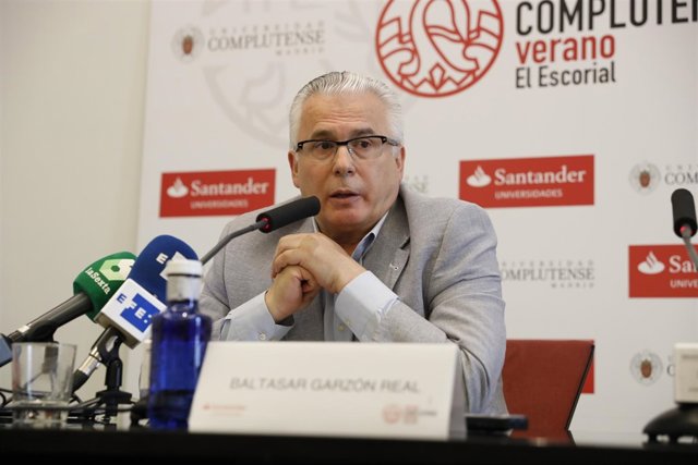 Baltasar Garzón apoya a Carmena y no descarta que Actúa se integre en su plataforma