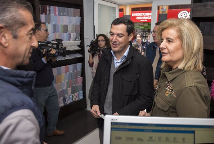 El presidente del PP-A, Juanma Moreno, y la exministra Fátima Báñez