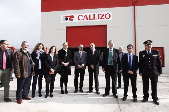 Lambán asiste a la inauguración de las nstalaciones de Transportes Callizo.