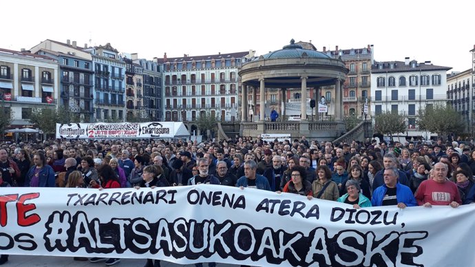 Concentración para pedir la libertad de los condenados del 'caso Alsasua'