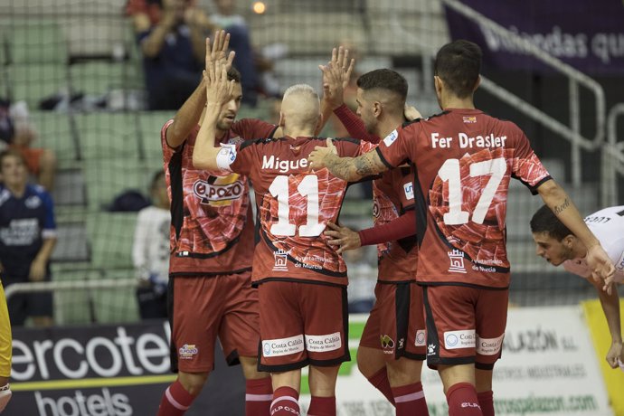Los jugadores de ElPozo Murcia celebran un gol