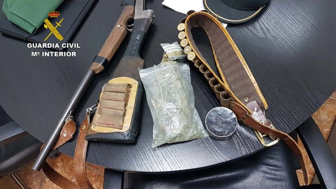 Material intervenido por la Guardia Civil