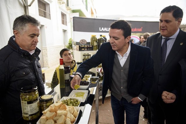 Javier A. García, junto a Francisco Alonso, en el Día del Aceite de Canjáyar.