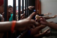 Cientos de personas salen a la calle en México para protestar por la llegada de migrantes centroamericanos