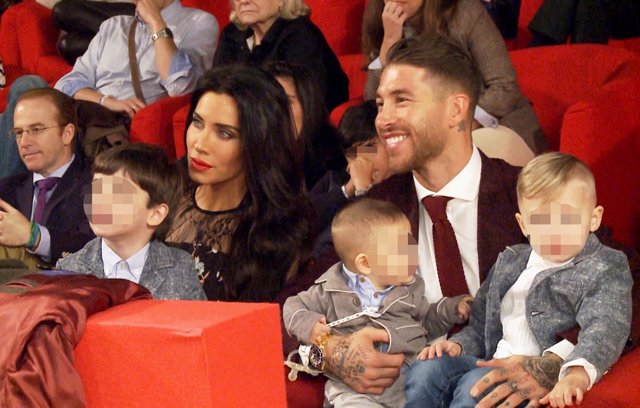 PILAR RUBIO Y SERGIO RAMOS CON SUS TRES HIJOS