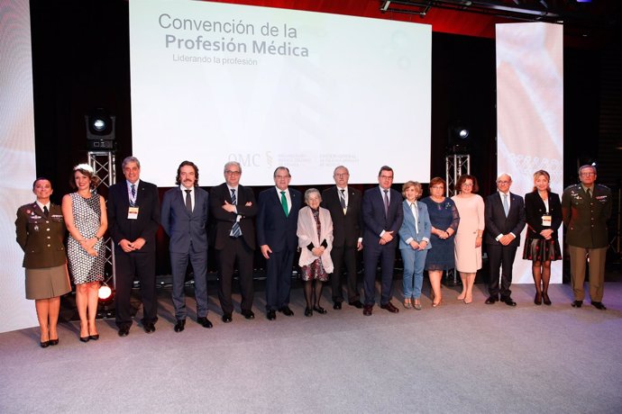Los premiados en la IV edición de los Premios a la Trayectoria de la OMC