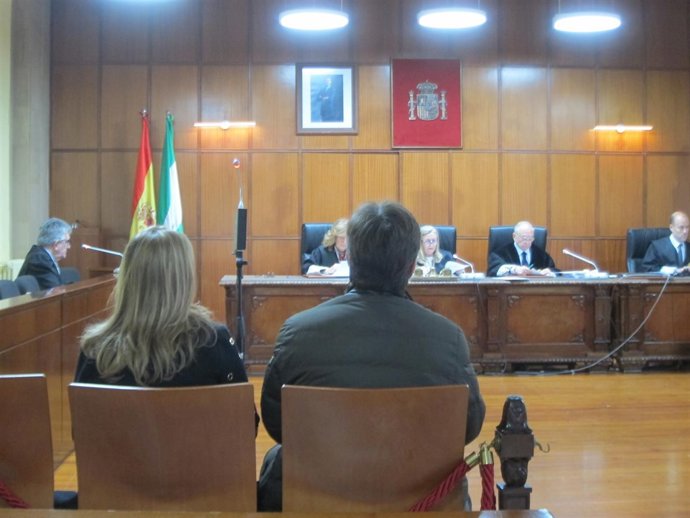 Los dos acusados durante el juicio