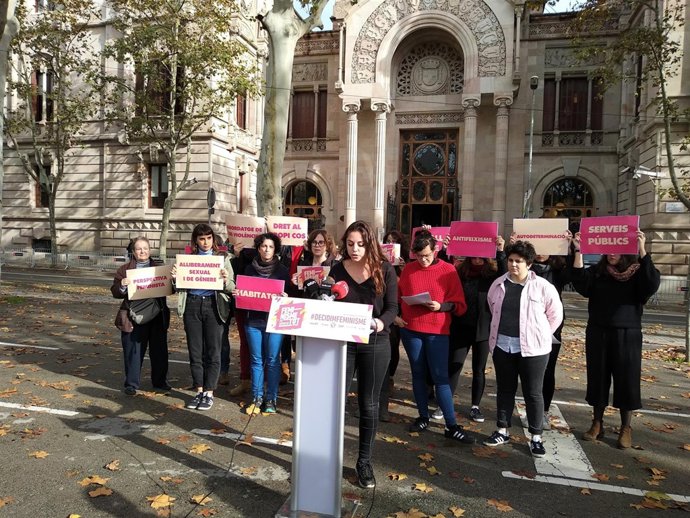 A.Roca, N.Sànchez y L.Casas presentan la campaña contra la violencia machista