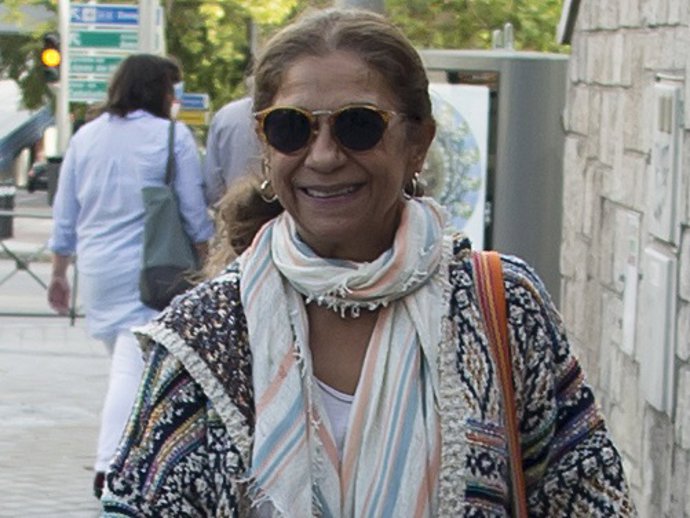 Lolita Flores ejerce de niñera