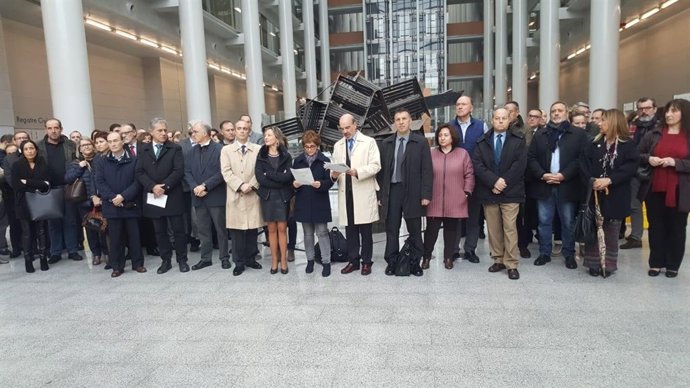 Concentración de jueces y fiscales en huelga en la Ciudad de Justicia València