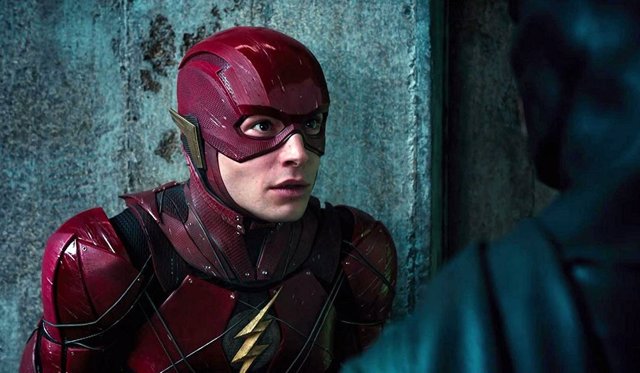 Ezra Miller es The Flash