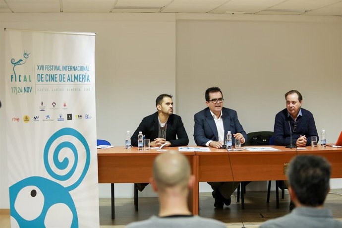 Antonio J. Rodríguez, David Carrón y el profesor Federico Martínez.