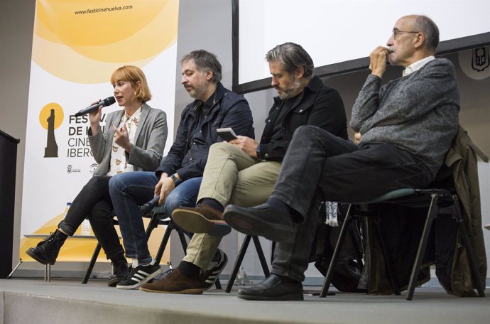 Mesa redonda en el Iberoamericano con directores de otros festivales de cine.