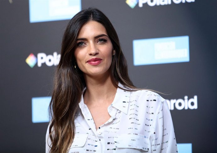 Sara Carbonero protagonista del numero de diciembre de COSMOPOLITAN