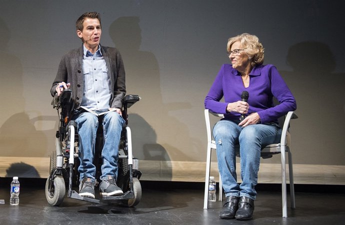 Manuela Carmena y Pablo Soto hablando de participación ciudadana