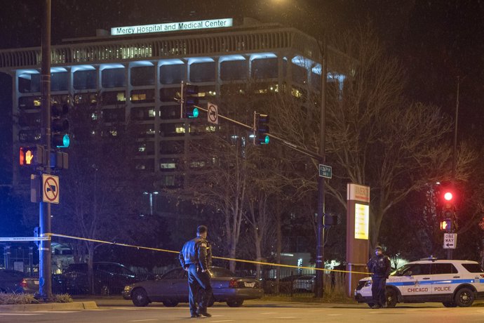 Alrededores del Hospital Mercy, en Chicago, donde ha tenido lugar un tiroteo