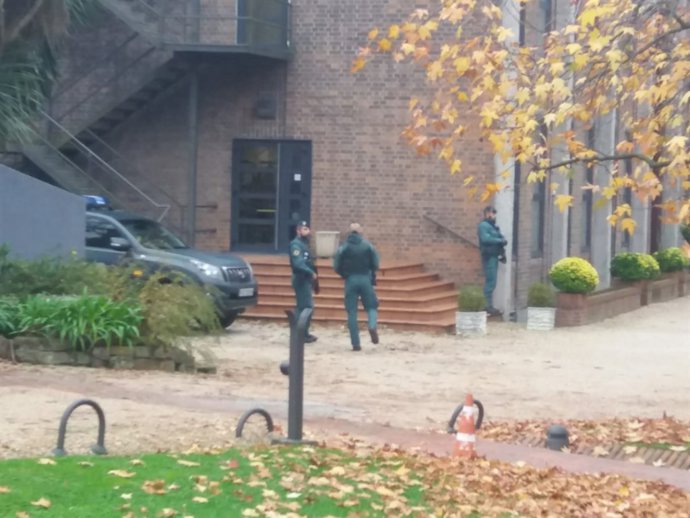 La Guardia Civil registra la sede de Sener