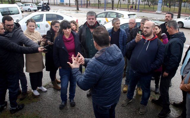 Teresa Rodríguez, en un acto en Sevilla con taxistas