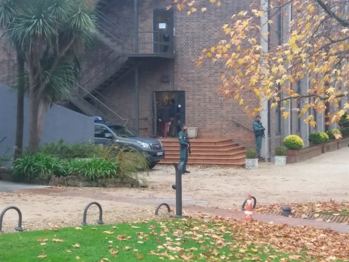 La Guardia Civil registra las instalaciones de la empresa Sener en Getxo (Vizcay