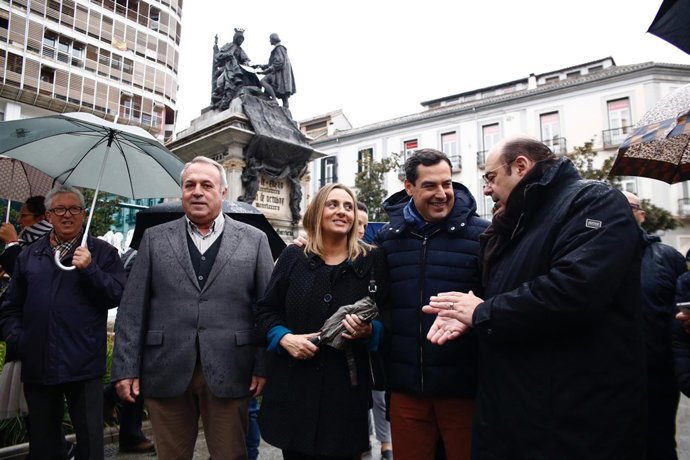 Juanma Moreno, en un acto electoral en Granada