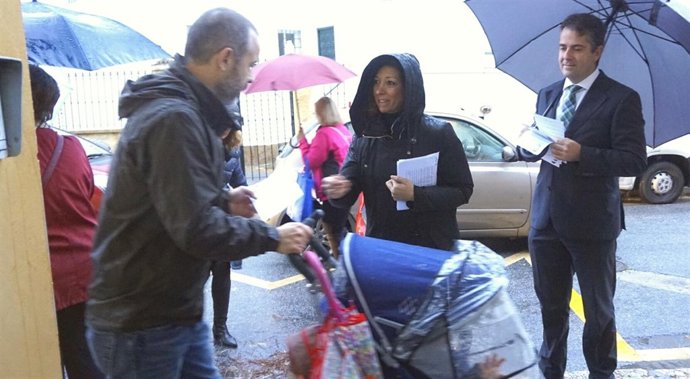 Patricia Navarro en un reparto informativo