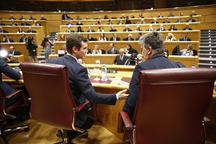 Imagen de Casado y Cosidó en una reunión hace dos semanas del GPP del Senado