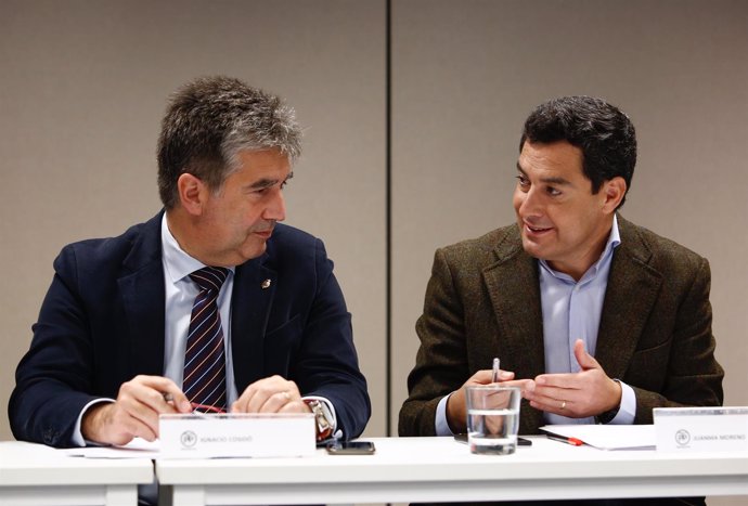 El portavoz del PP en el Senado, Ignacio Cosidó, y el presidente del PP-A