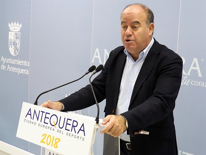 Antequera manolo barón alcalde comparecencia rueda de prensa