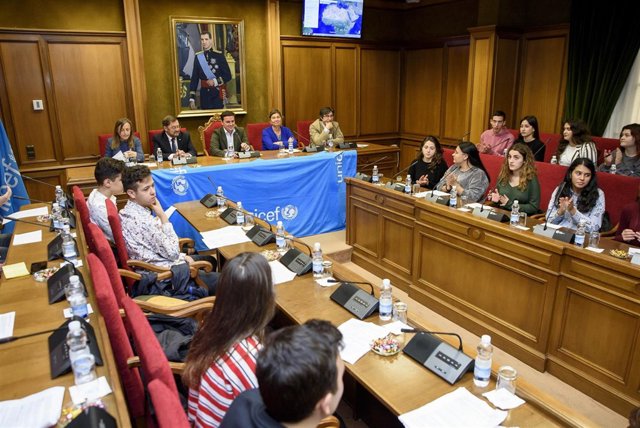 El Pleno infantil ha sido promovido por Unicef y se ha realizado en Diputación.
