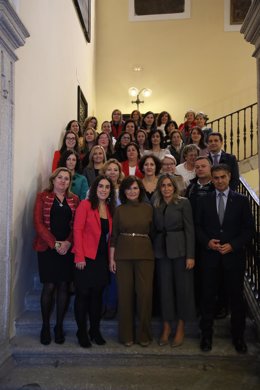 Carmen Calvo y alcaldesa Toledo con Consejo de la Mujer