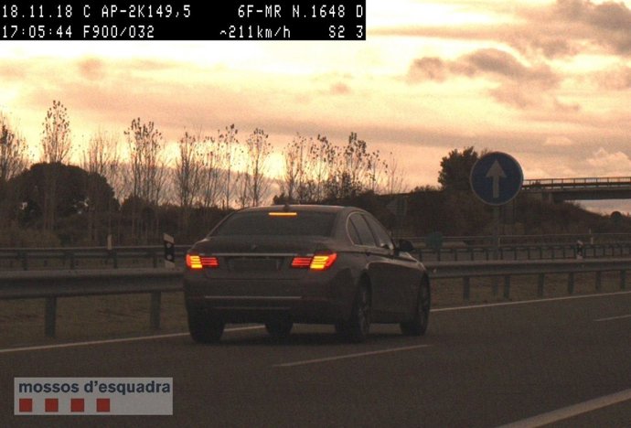 Un conductor circula por la AP-2 a 211 kilómetros por hora en un tramo de 120