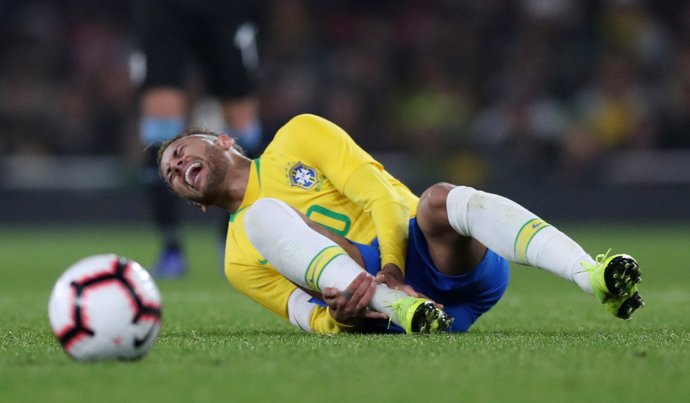 Neymar Junior se lesiona