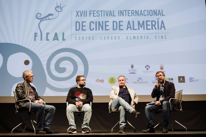 El Teatro Apolo ha sido el escenario para el coloquio en torno a Cassavetes.