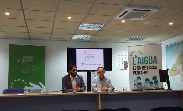 Vidal (conseller Medio Ambiente) y Carlos Bravo (Mar Blava)