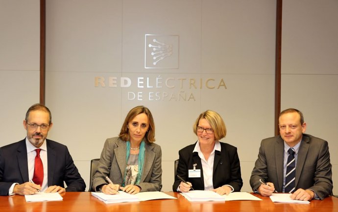 REE firma con Nexans acuerdo para cable Mallorca-Menorca