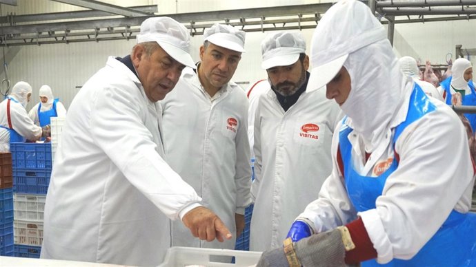 Bendodo y Carmona visitan famadesa empresas agroalimentario málaga elecciones