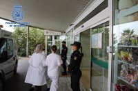 El Hospital Torrecárdenas condena la agresión a una matrona y a una auxiliar en el centro