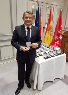 Fernando Pastor recibe la Medalla de Oro del Foro de Europa 2001