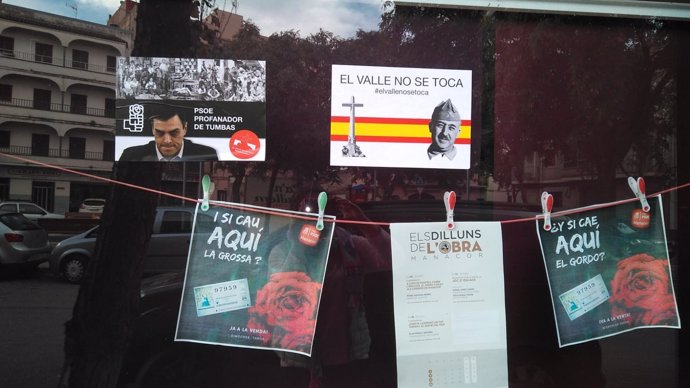 Carteles fascistas en la sede del PSIB en Manacor