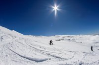 Trabajadores de remontes de Sierra Nevada desconvocan la huelga anunciada para el inicio de temporada