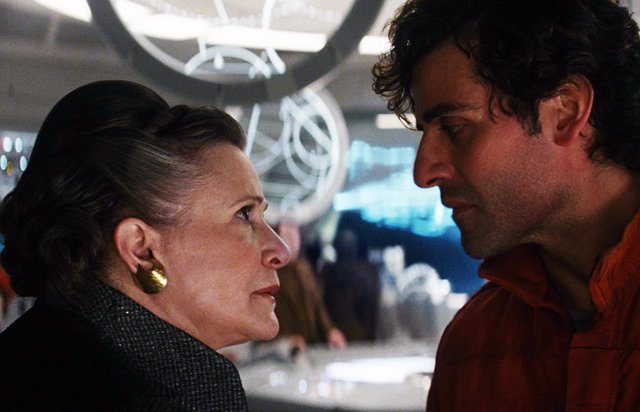 Carrie Fisher y Oscar Isaac en Star Wars: Los últimos jedi