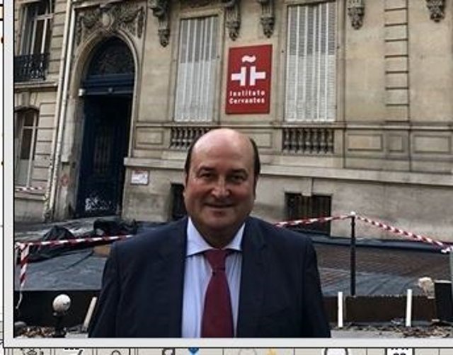 Andoni Ortuzar en París