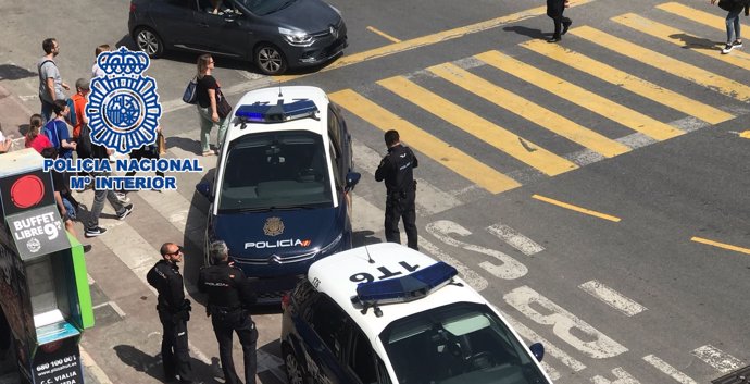 Policía nacional coche ladrón patrulla agentes recursos málaga