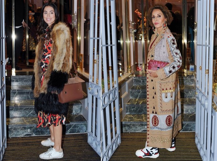 NATY ABASCAL Y SASSA DE OSMA EN LA INAUGURACIÓN DE LA TIENDA DE JORGE VÁZQUEZ