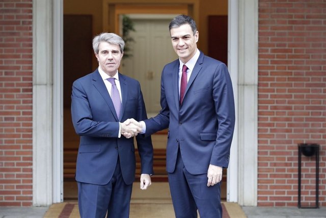 Pedro Sánchez y Ángel Garrido en La Moncloa