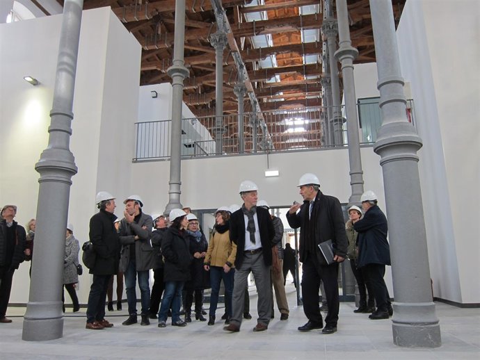 Santisteve ha visitado hoy la Nave de la Ternera del Antiguo Matadero