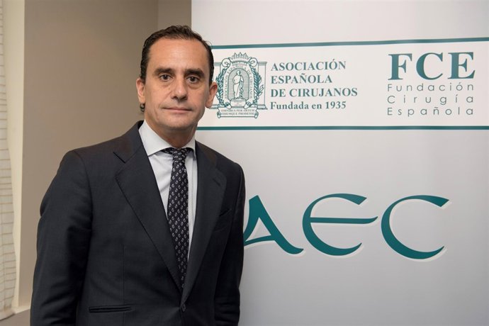El cirujano Salvador Morales Conde, nuevo presidente electo de la AEC